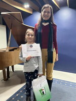 Úspech našej nádejnej klaviristky na súťaži v Leviciach